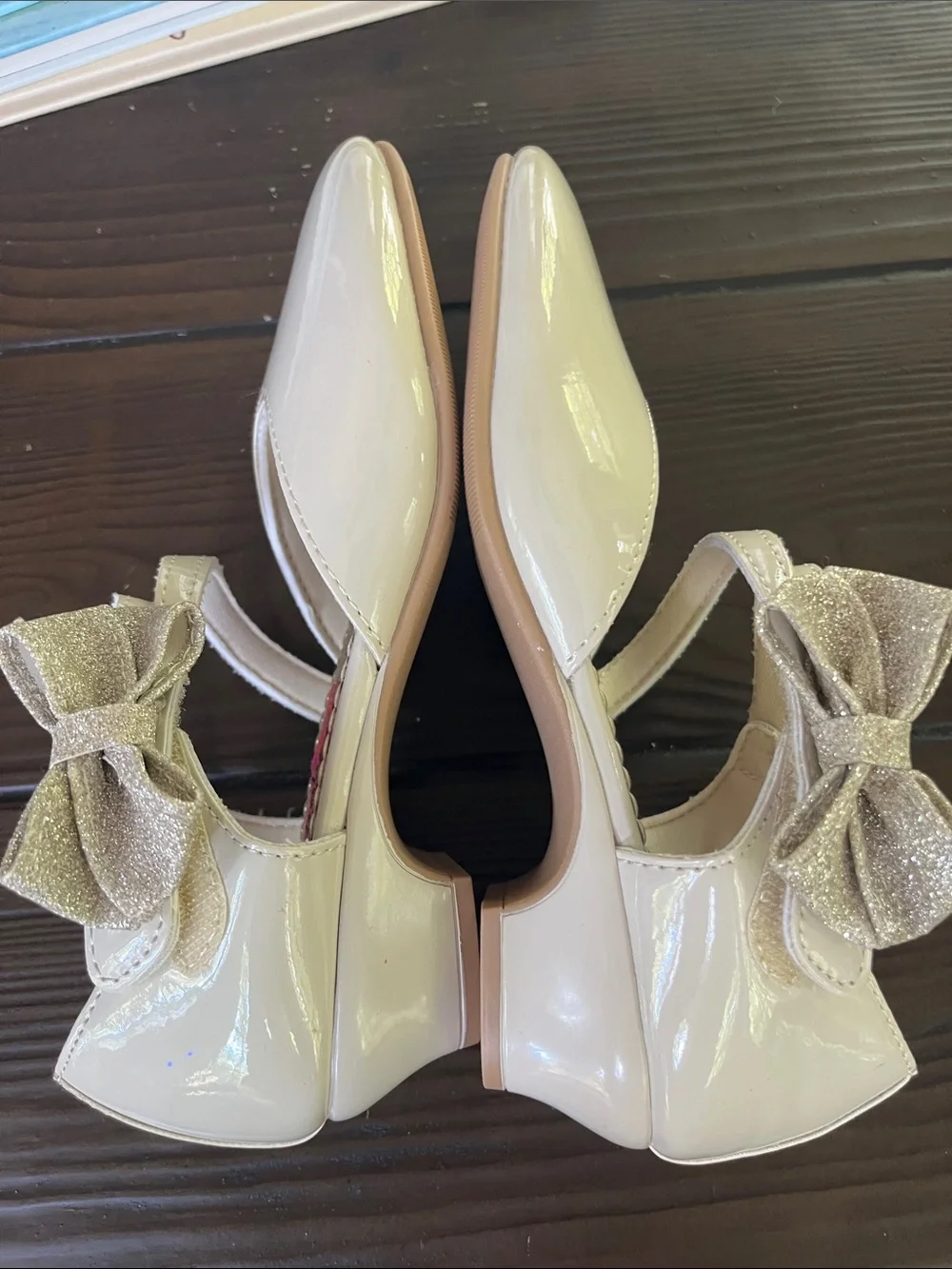 Rachel Shoes Cream Patent Mary Janes with Gold Glitter Bows NWOT